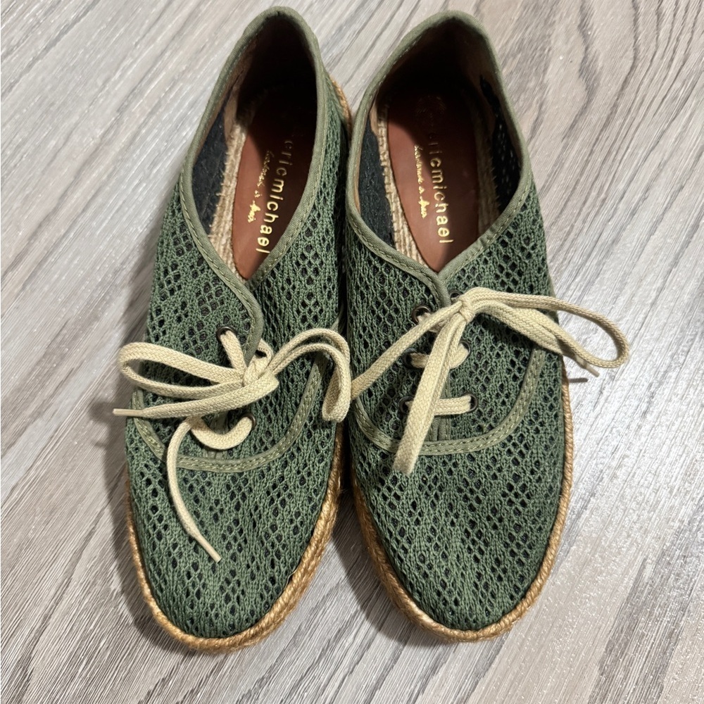 EricMichael Green Lace-Up Women's Shoes